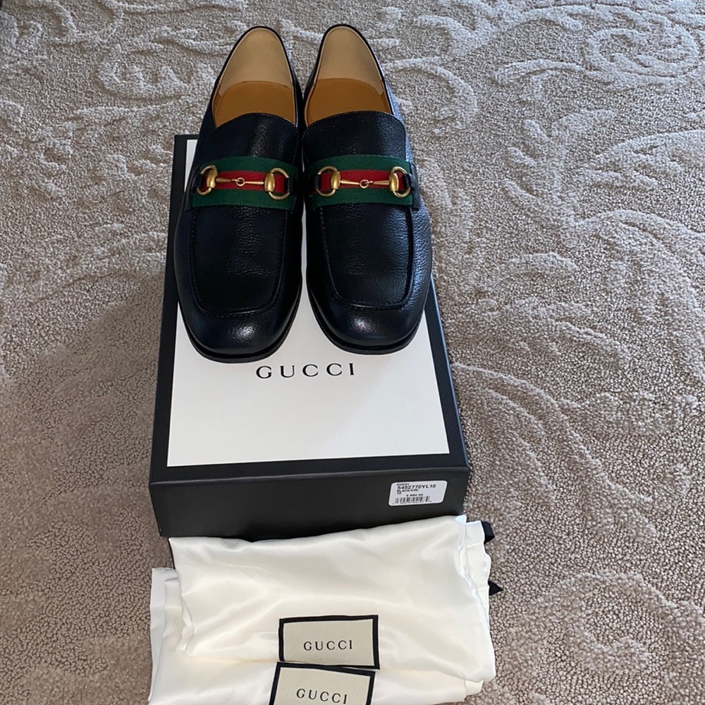 Men's dress shoe. Used only worn once at a wedding